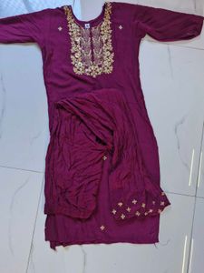 Daily Wear Beautiful Kurti Set