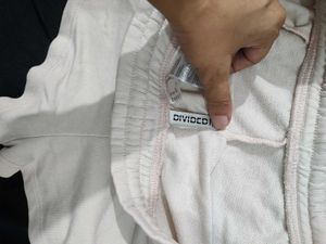 H&amp;M Beige Shorts