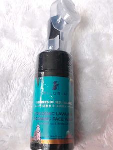 Pilgrim Volcanic Lava Ash Foaming Face Wash