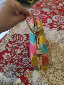 Multi Hand Clutch With Chain Sling