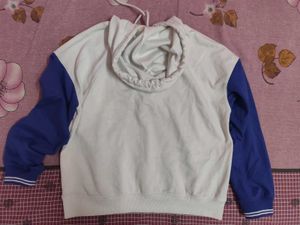 Stylish White Hoodie (Little Bit Stain On Back)