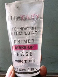 I am selling hudabeauty primer