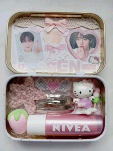 Hello Kitty Case Keychain