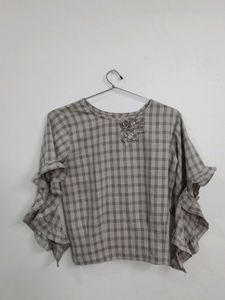 Beautiful Grey Top With Beautiful Sleeves