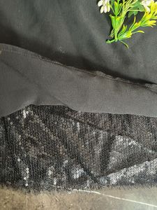 109 F Strapped Top
