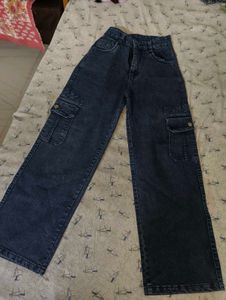 Wide Leg Cargo Jeans