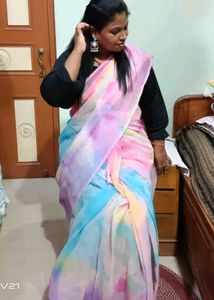 Elegant Tie-Dye Saree