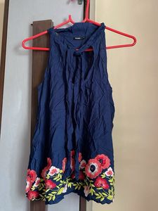 NEW COOL TOP WITH EMBROIDERY