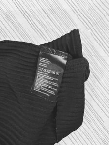 RARE TO FIND — H&amp;M PLEATED OVERSIZED T-SHIRT