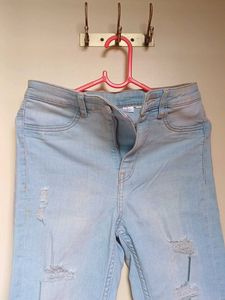 Ripped Jean&#39;s 28