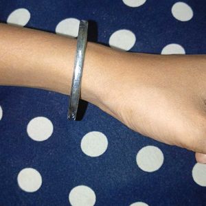Silver Bangle (कडा)