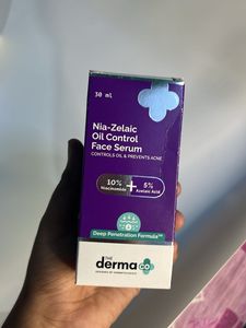 The Derma Co Nia-Zelaic Oil Control Face Serum
