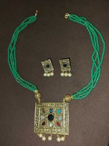 Multi Stone Jewellery Set With Green Bead Chains