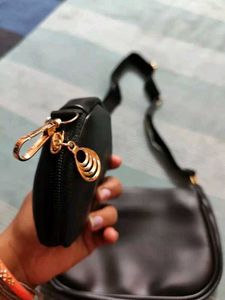 Trendy Aesthetic Sling Bag With A Small Pouch !