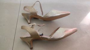 Carlton London Golden Heels