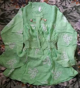 A Fluorescent Green Top