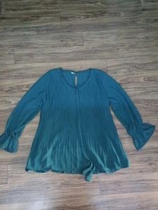 Green Long Sleeve Top