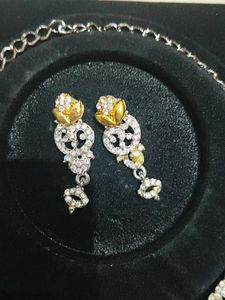 Sparkling Necklace &amp; Earring Set
