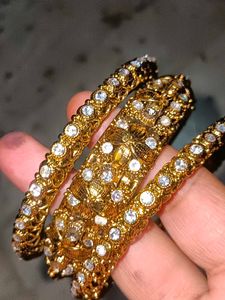Sparkling Gold Bridal Bangles Set