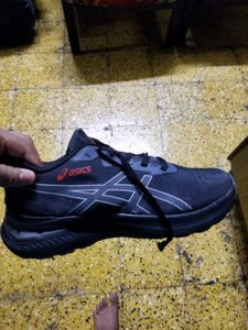 Asics Sneakers