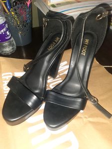 AJIO-My Foot Black Pretty Heels ||Hardly Been Worn