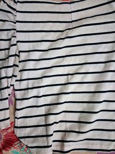 Square Neck Top With Puffed Sleeves.