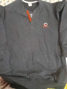 Top  Black Pullover - Size M