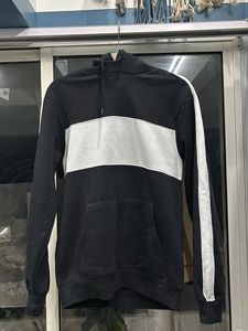 H&M Black & White Hoodie (Relaxed Fit - XS)