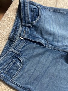 Straight Fit Midrise Jeans