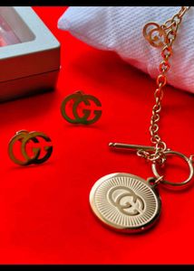 Gucci Jewelry Set best for gifting