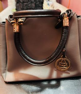 Fashionable Grey Black Trending Hand Bag