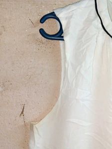 Women&#39;s Summer Fashion Top Sleeveless White