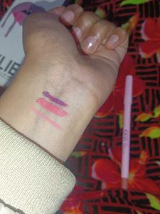 Kylie Lovebite +Kylie Kkw With Lipliner