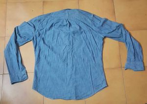 Levi's Denim Shirt - Classic Style