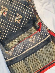 Elegant Printed Saree Gray and red (with blouse)