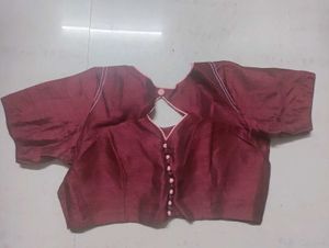 Beautiful Dark Peach Saree With Contrast Blouse