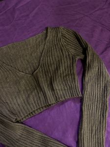 brown wollen crop top