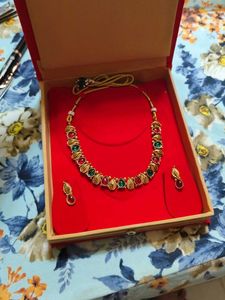 Gold Polish Ruby Panna Necklace Set With Box