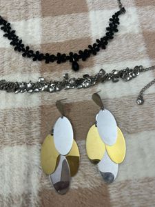 Jewellery Set: Earrings,bracelet & black chokar
