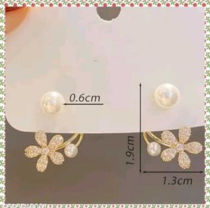 Pearl &amp; Crystal Flower Earrings