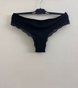 H&amp;M LACE TRIMMED THONG BRIEF