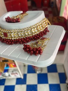 Marron Colour Article With Maang Tikka And Earing