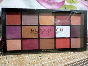 makeup revolution London red alert eyeshadow