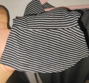 BLACK AND WHITE TOP FROM ONLY