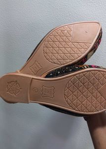 Ethnic Mojari Flats