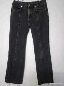 Women’s Like-New Jeans – Style That Fits Just Righ