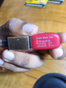 Original SanDisk Cruzer Blade 32GB