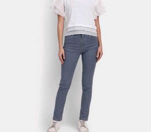 New with Tags Grey Denim Jeans 28 Waist
