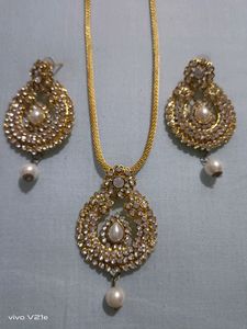 Pandanl Set With Chain