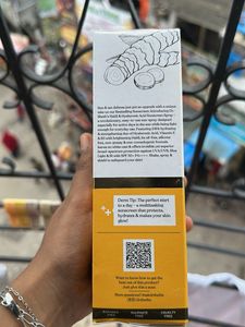 Dr. Sheth&#39;s Haldi &amp; Hyaluronic Sunscreen Spray SPF